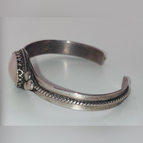 Sterling Silver Mother of Pearl Cuff Native American Vintage Bracelet - Picture 4 of 6